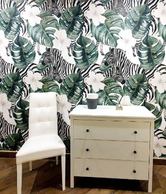 Fototapet Zebră printre vegetația paradisului