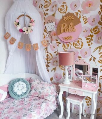 Fototapet Trandafiri de aur fermecător