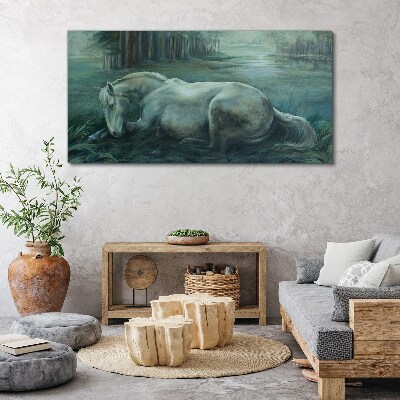 Tablou canvas Un cal calm într-un peisaj de pădure