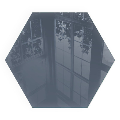 Hatszögletű kandalló alátét üveg Szín: Sötétkék