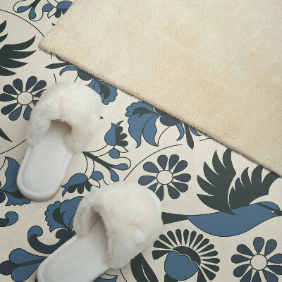 Panou decorativ bucatarie Motiv de păsări printre flori colorate