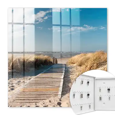 O plajă liniștită cu dune