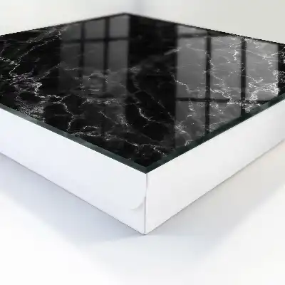 Model de marmură alb-negru