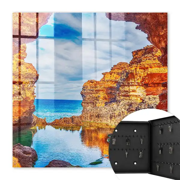 Coastă însorită, mare, cer