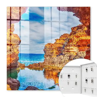 Coastă însorită, mare, cer