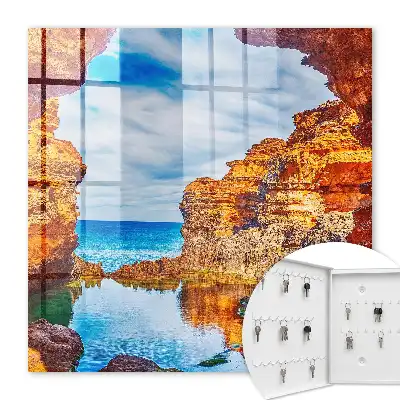 Coastă însorită, mare, cer
