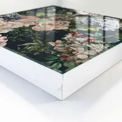 Model floral pe un fundal închis