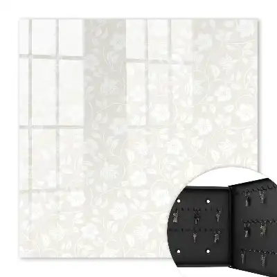 Model floral în nuanțe de bej