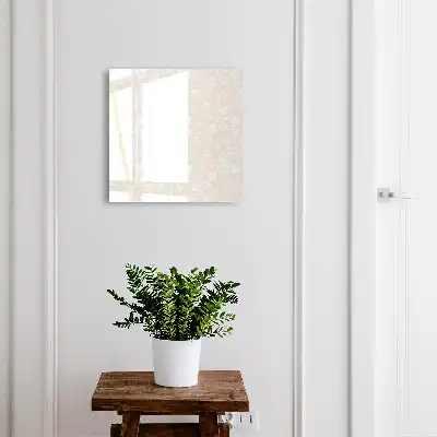 Model floral în nuanțe de bej