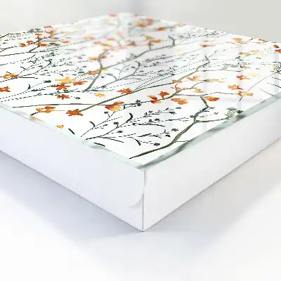 Model floral pe fundal alb