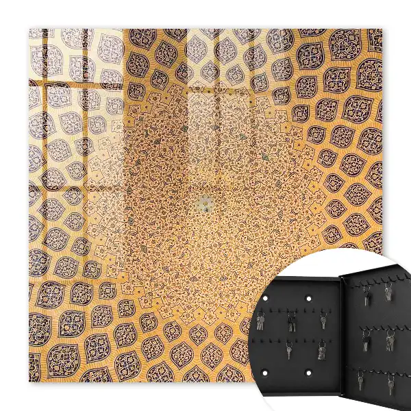 Ornament geometric plin de detalii