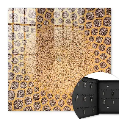 Ornament geometric plin de detalii