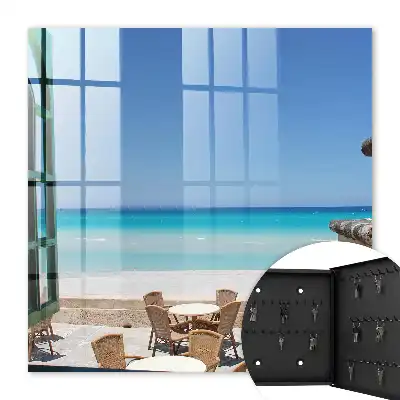 Relaxare pe malul mării, în marea albastră