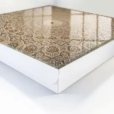 Mandala ornamentată a simetriei și eleganței