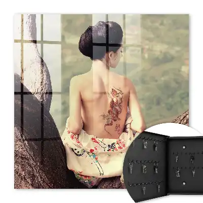 Tatuaj cu un copac cu armonia naturii