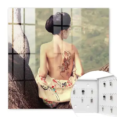 Tatuaj cu un copac cu armonia naturii