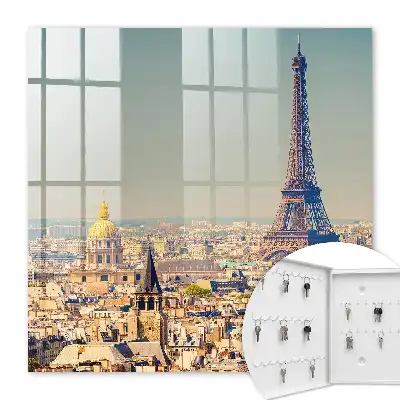 Turnul Eiffel în fundal