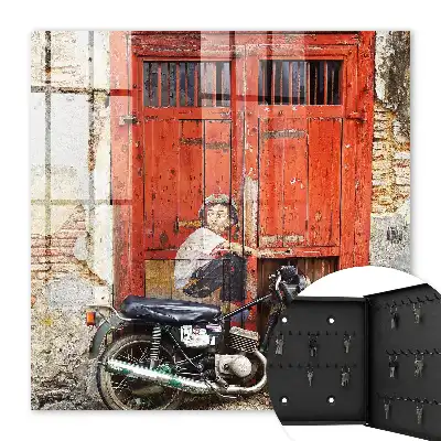 Artă stradală cu o pictură pe o motocicletă