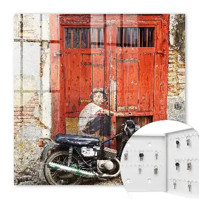 Artă stradală cu o pictură pe o motocicletă