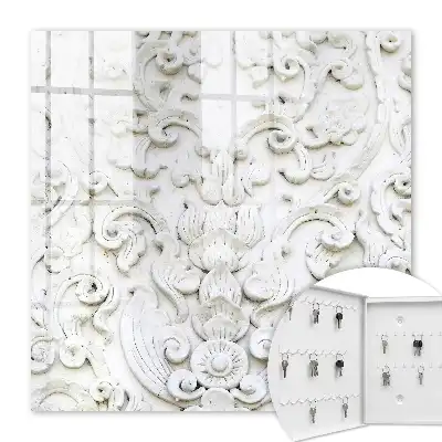 Ornamente albe în forme fine