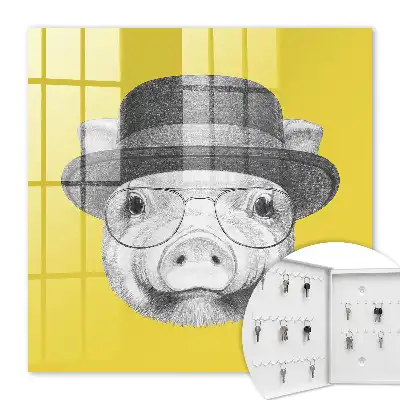 Un porc galben vesel în fundal