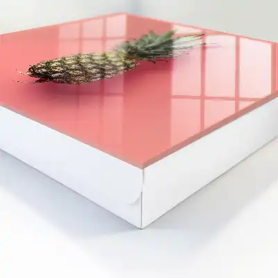 Ananas exotic cu fundal roz