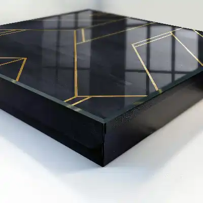 Structură geometrică, culori contrastante