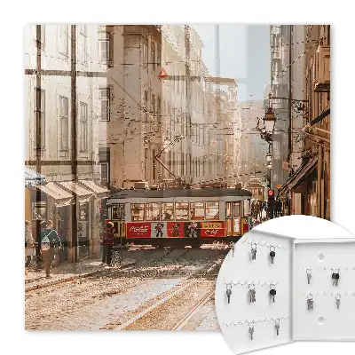 Dimineață urbană pe străzile orașului