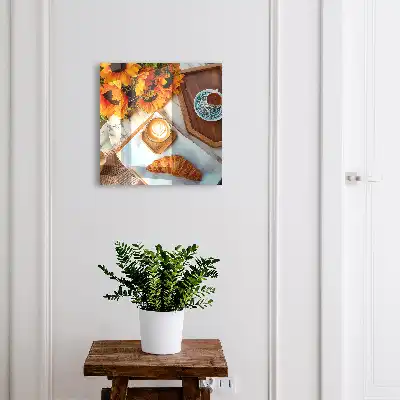 Croissant cu cafea la momentele de dimineață