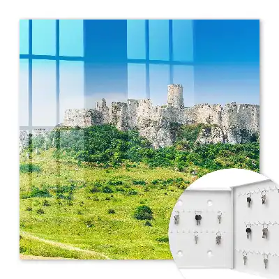 Castel de piatră cu cer albastru