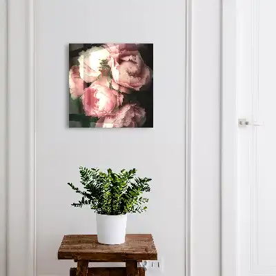 Farmec floral pe fundalul întunecat