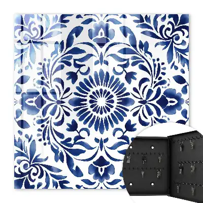 Ornament floral pe fundal alb