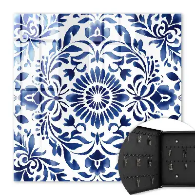 Ornament floral pe fundal alb
