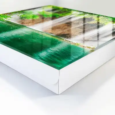 Cascadă verde cu apă turcoaz