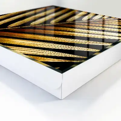 Frunză elegantă pe fundal negru