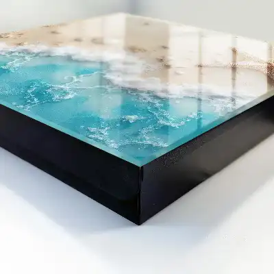 Plajă de vară cu mare albastră