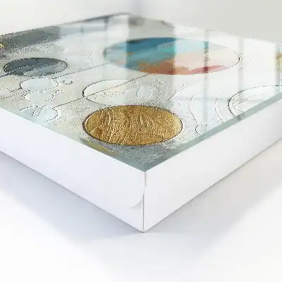 O compoziție circulară în culori pastelate