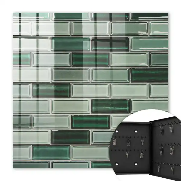 Perete verde cu design modern