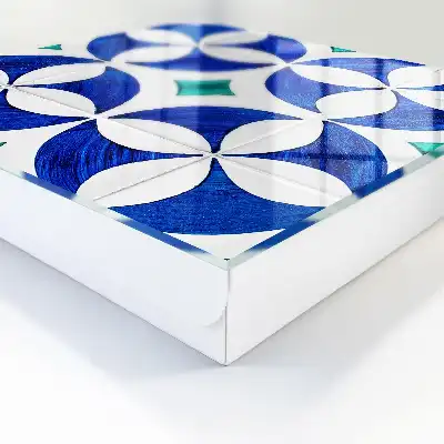 Motiv geometric în tonuri albastru-verzui