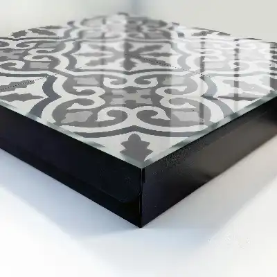 Model geometric în culori gri