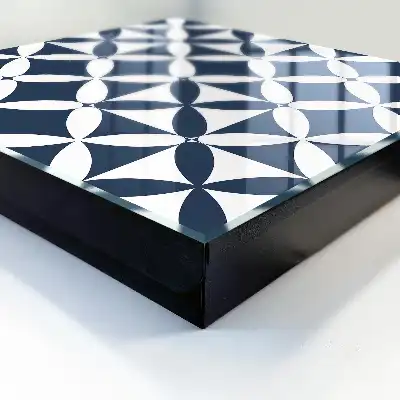 Eleganță geometrică într-un aranjament contrastant