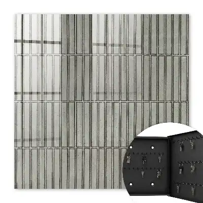 Plăci gri cu model geometric