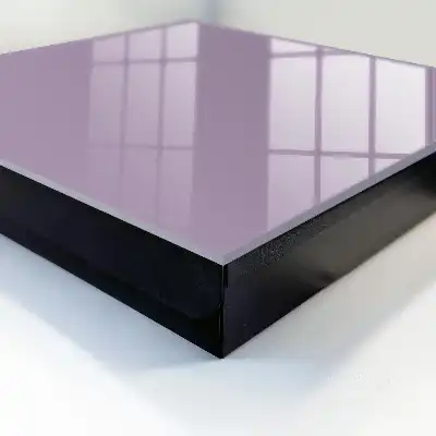 Eleganță minimalistă violet liliac
