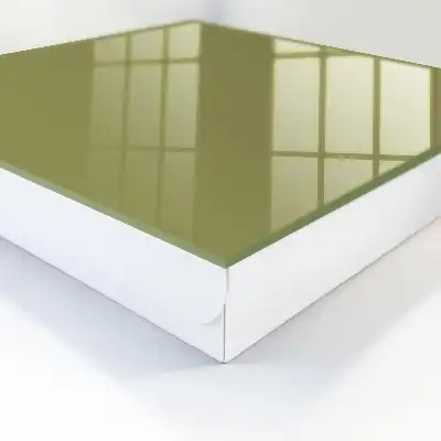Atmosferă pozitivă cu iarbă verde