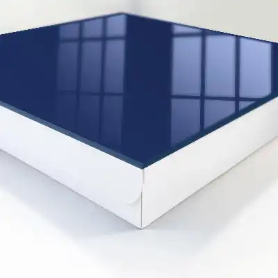 Stil minimalist bleumarin vibrant