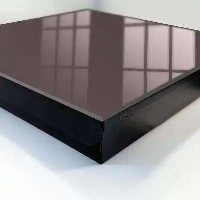 Maroul decolorat al interioarelor elegante