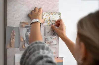Panou din plută cu model trandafiri roșii