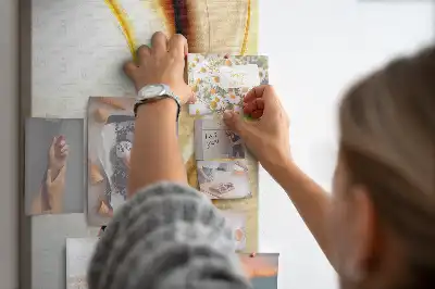 Panou de plută Abstracție cu val auriu