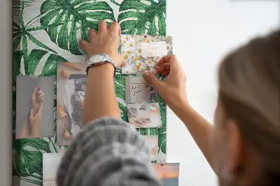 Panou din plută cu model frunze de monstera verzi