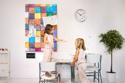 Panou de plută cu blocuri de lemn colorate
